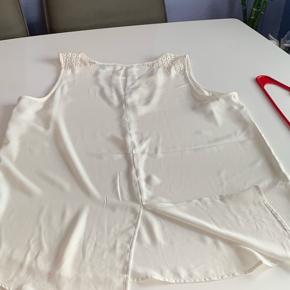 Sleeveless shirt - Picture 4 of 4